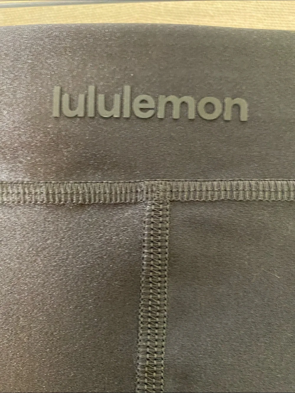 Lululemon Satin Shine Panelled Tight 25” Legging, Size 14 - Picture 3 of 7